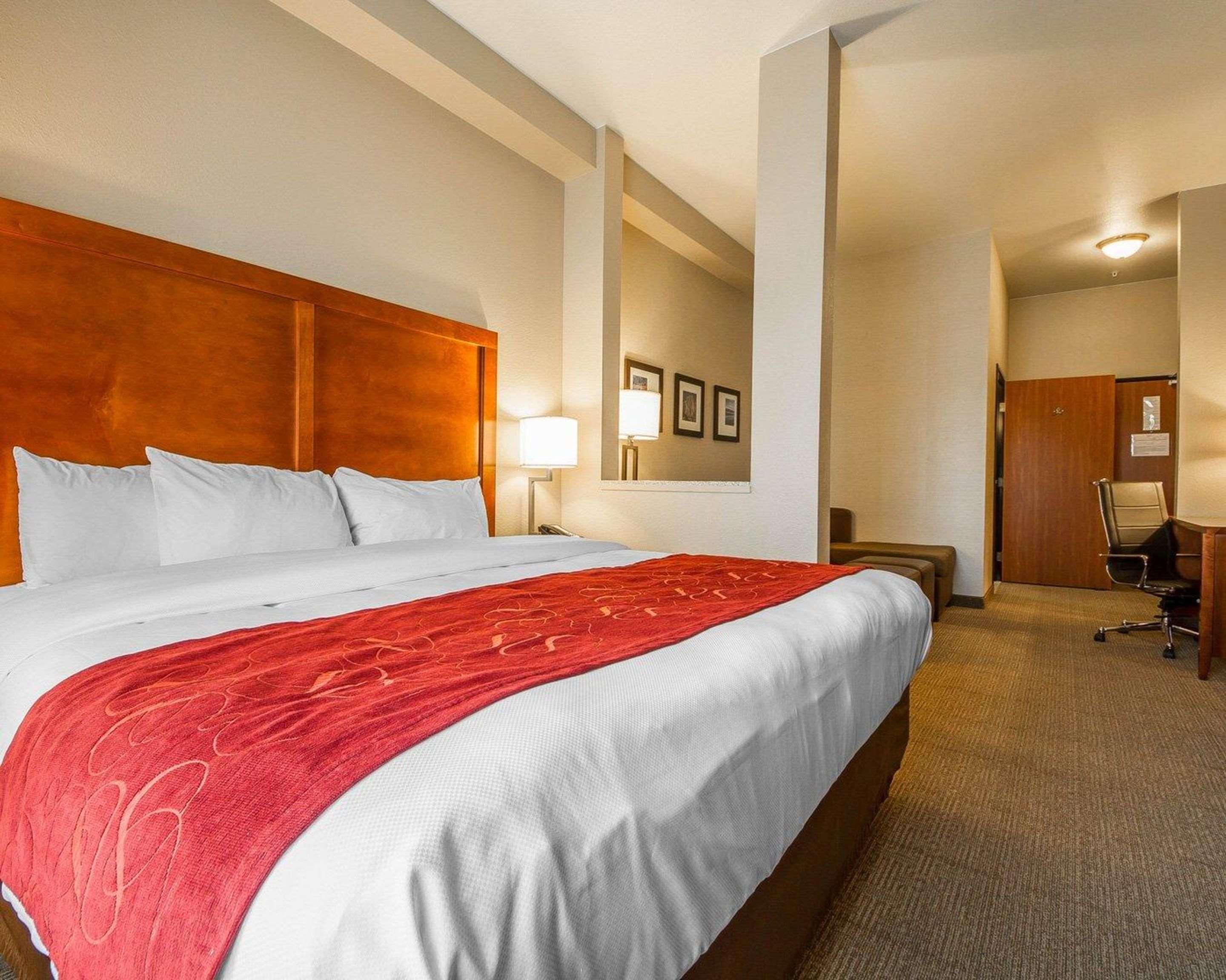 Comfort Suites Redding - Shasta Lake Экстерьер фото