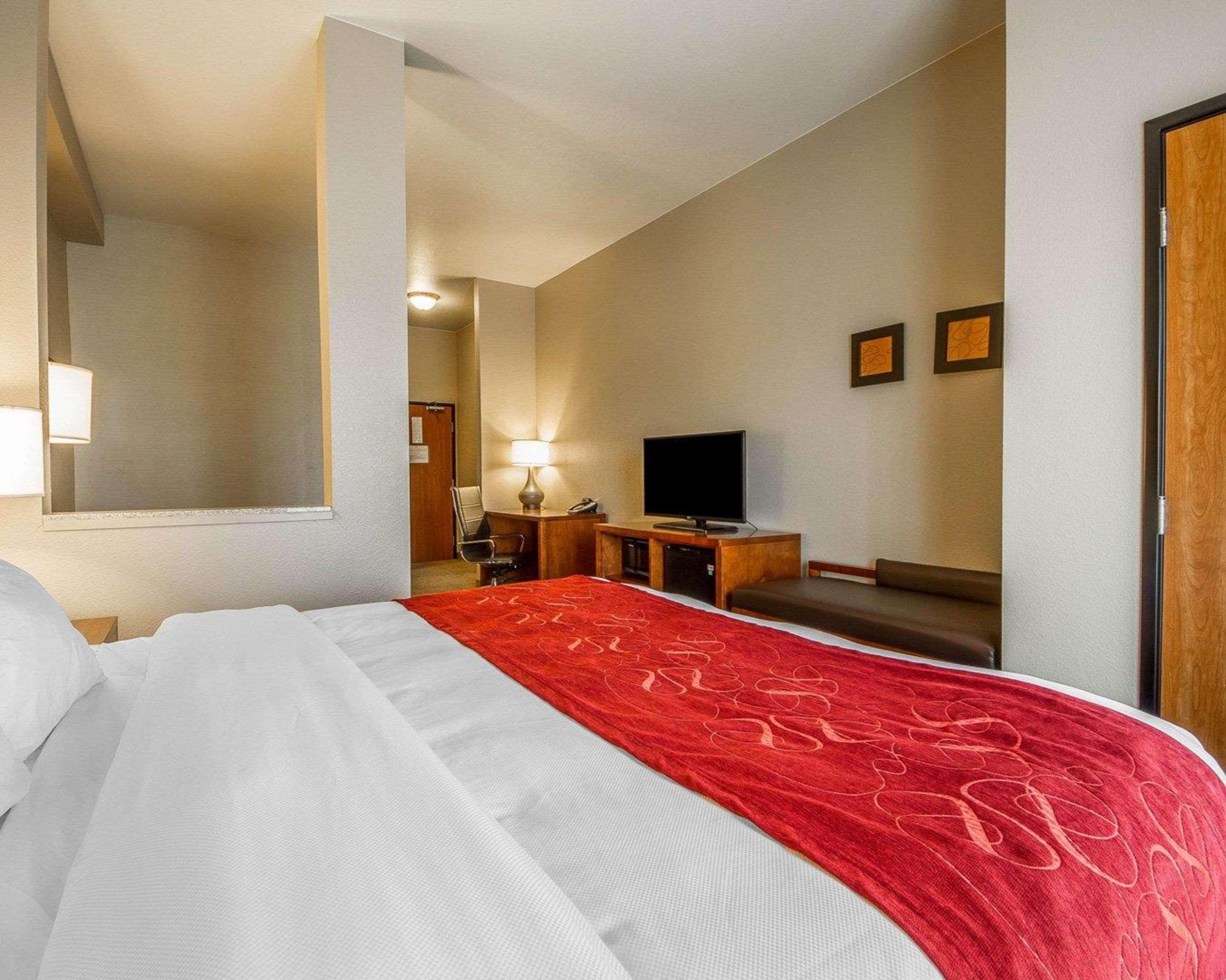 Comfort Suites Redding - Shasta Lake Экстерьер фото