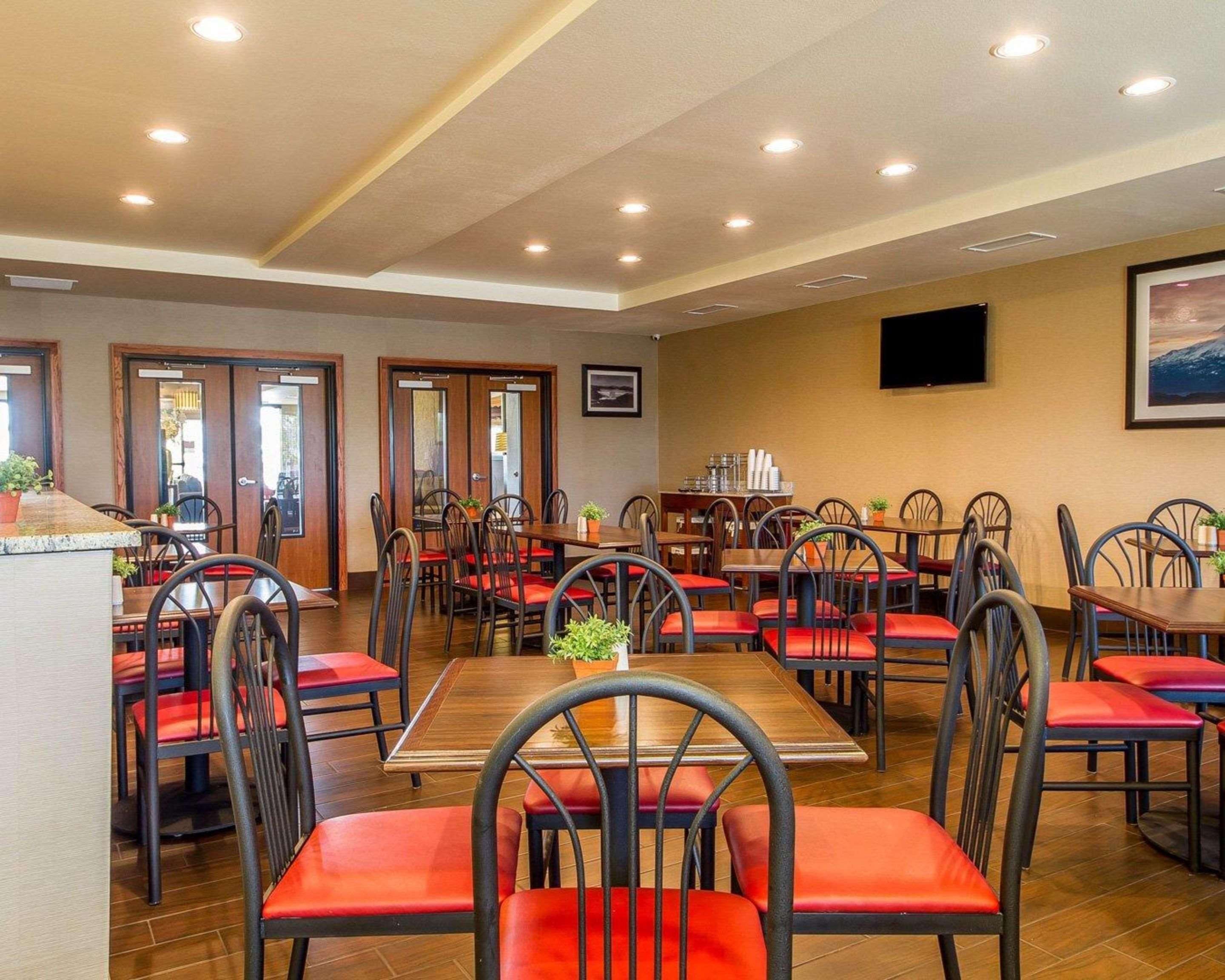 Comfort Suites Redding - Shasta Lake Экстерьер фото