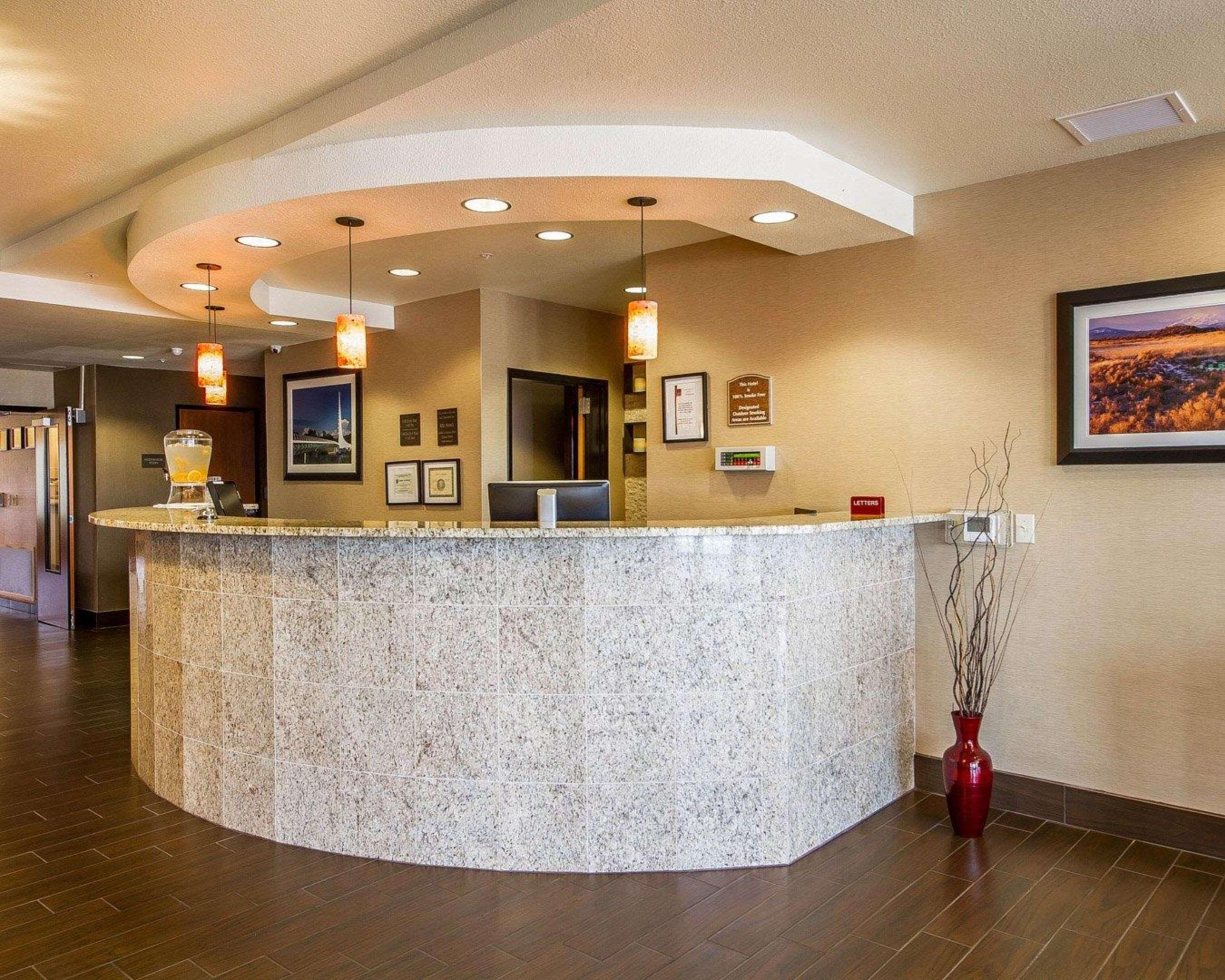 Comfort Suites Redding - Shasta Lake Экстерьер фото