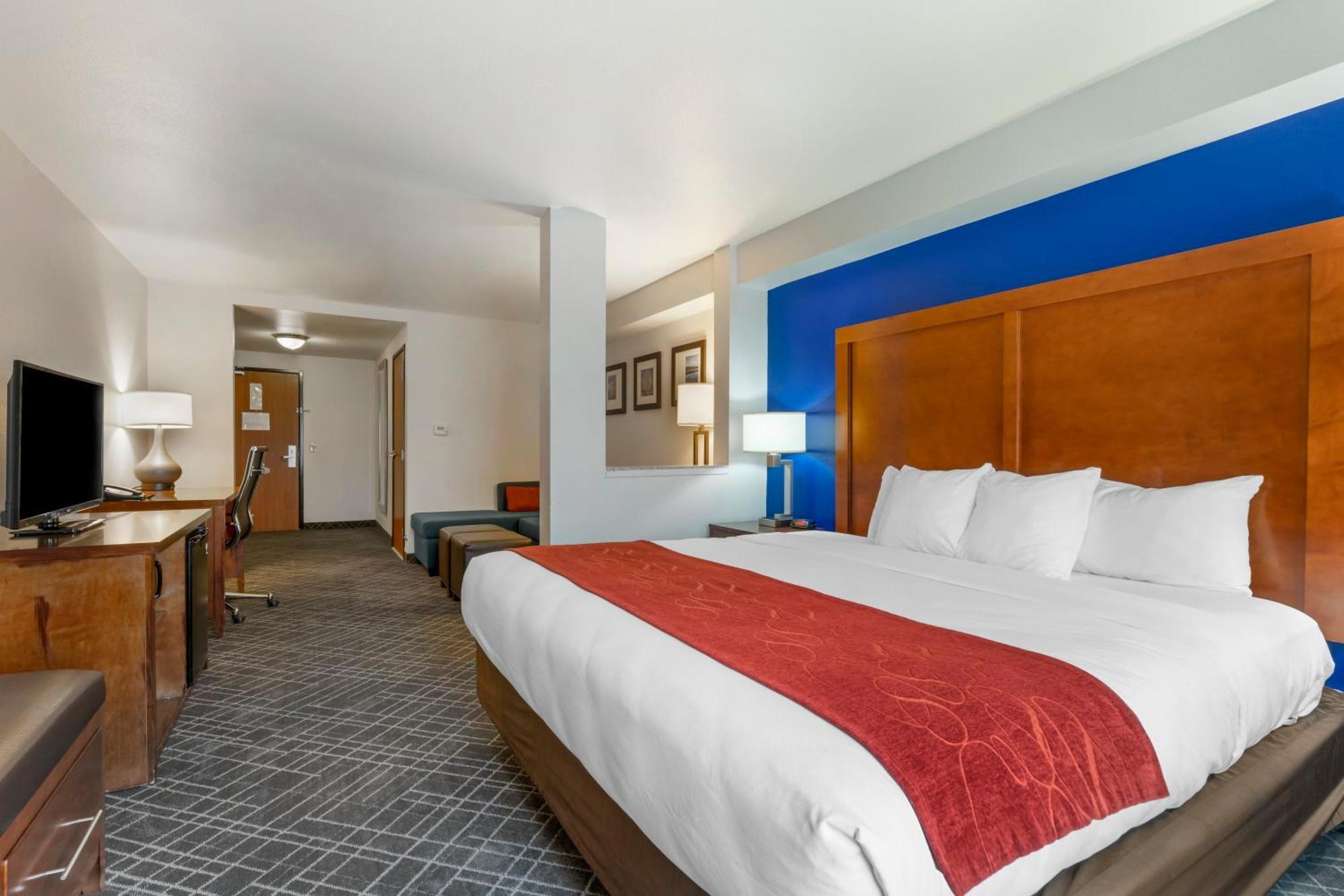 Comfort Suites Redding - Shasta Lake Экстерьер фото