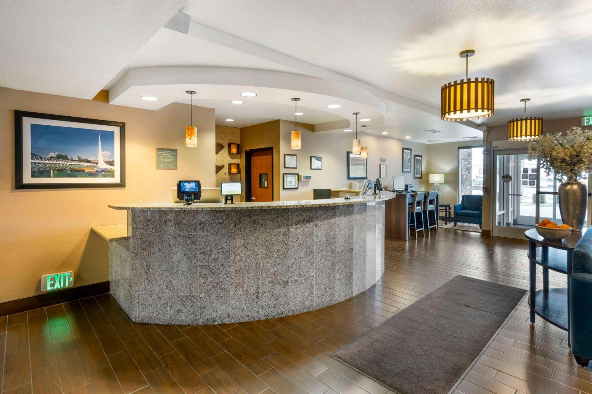 Comfort Suites Redding - Shasta Lake Экстерьер фото