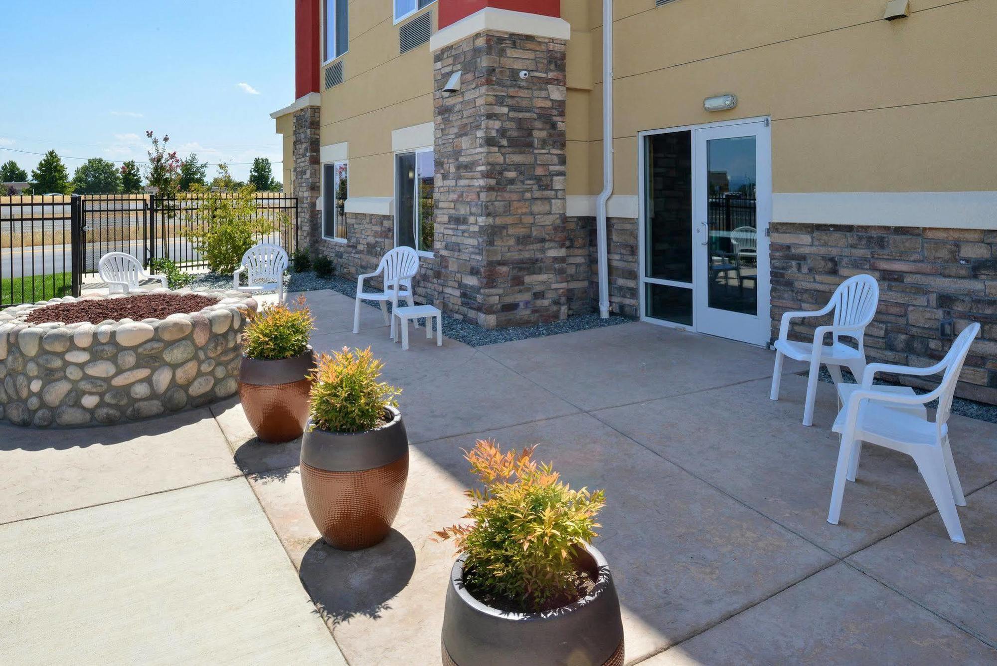 Comfort Suites Redding - Shasta Lake Экстерьер фото