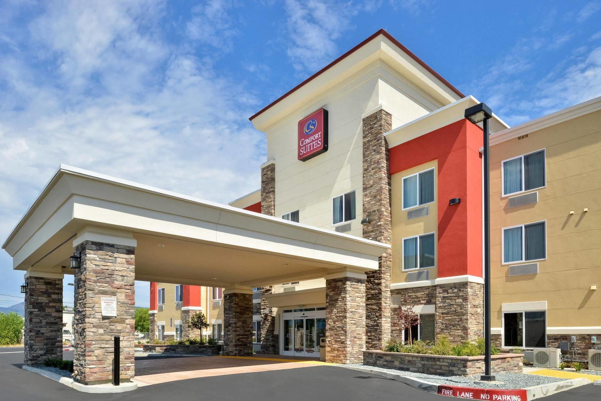 Comfort Suites Redding - Shasta Lake Экстерьер фото